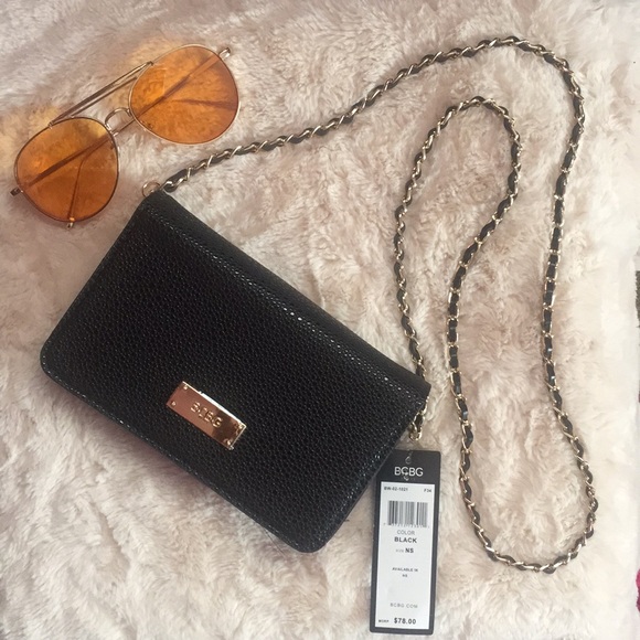 BCBG Handbags - SALE‼️BCBG Gold & Black Chain Crossbody